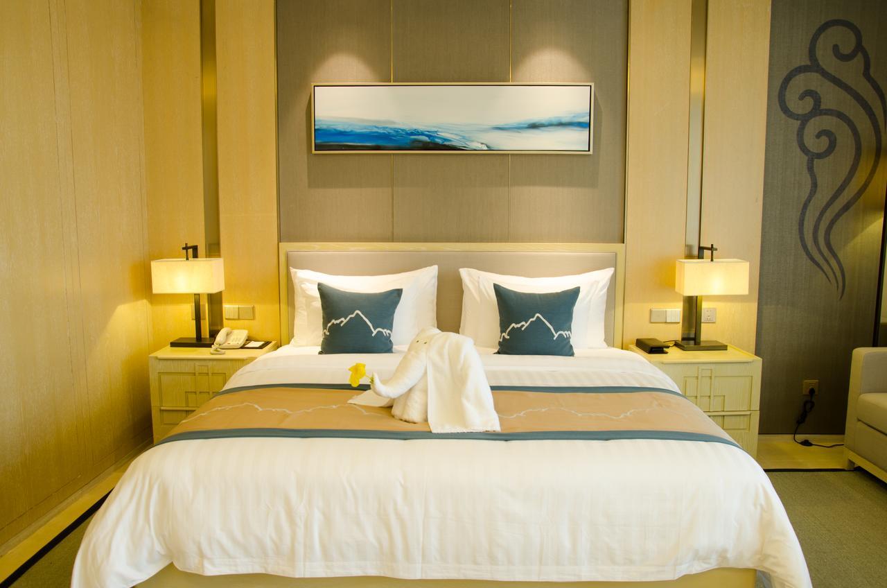 Grand New Century Hotel Санья Экстерьер фото